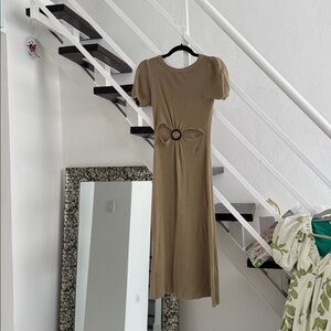 Elegant olive green 🫒 Midi Dress with Ring Detail